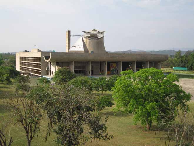 16 Chandigarh - Legislative Assembly von Le Corbusier